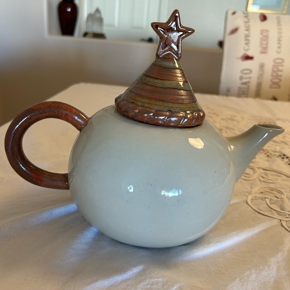 🎅🏻 CHRISTMAS CHARM! VINTAGE SANTA CERAMIC POTTERY TEAPOT - Picture 6 of 7